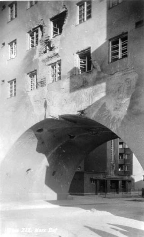 Februar 1934: Artillerieeinschläge im "Blauen Bogen" des Karl-Marx-Hofs