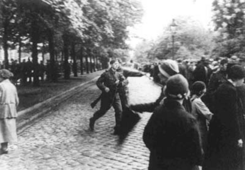 NS-Juliputsch 1934: Schutzkorpsangehörige auf der Wiener Ringstraße 