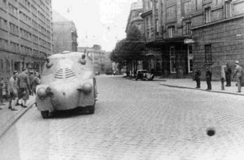 NS-Juliputsch 1934: Panzerwagen (nahe Marokkanerkaserne)