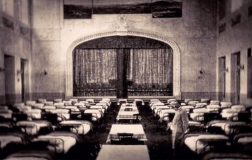 Lazarett im Theatersaal der NÖ-Landesnervenheilanstalt Am Steinhof, 1914. Foto: Wienbibliothek im Rathaus, Druckschriftensammlung