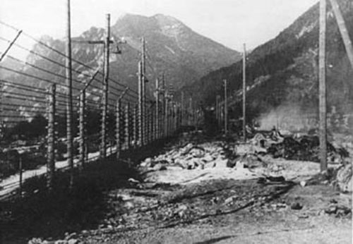 KZ Ebensee 1945: Lagerumzäunung