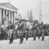 Österreichische Freiheitsbataillone vor dem Wiener Parlament