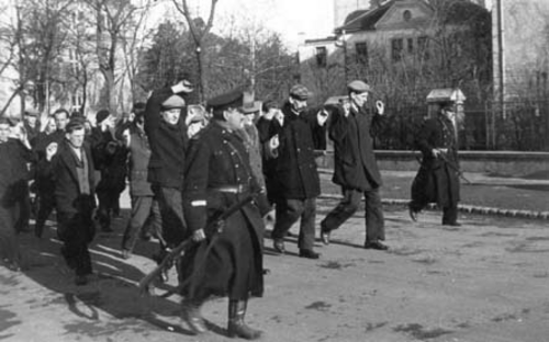 Februar 1934: Verhaftete Schutzbündler (Floridsdorf)