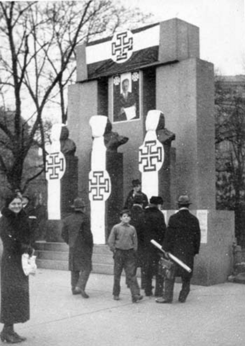 Februar 1934: Denkmal der Republik