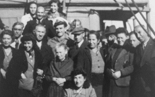 Flüchtlinge aus Österreich und Deutschland vor der Ausreise aus Albanien, September 1945 .